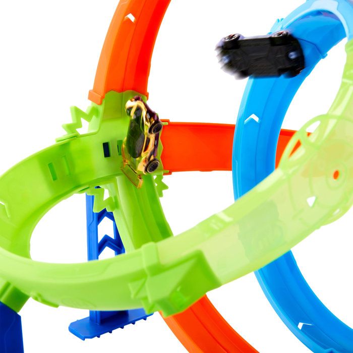 HW PISTE LOOPING CYCLONE