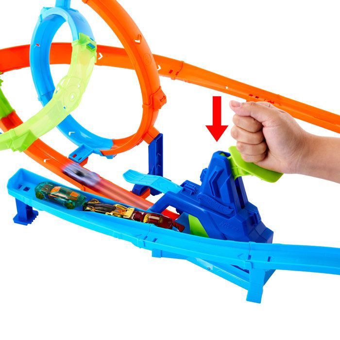 HW PISTE LOOPING CYCLONE
