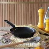 Set de 2 poeles - MENASTYL - 6020297 - En aluminium - 24 et 28 cm - Tous feux dont induction