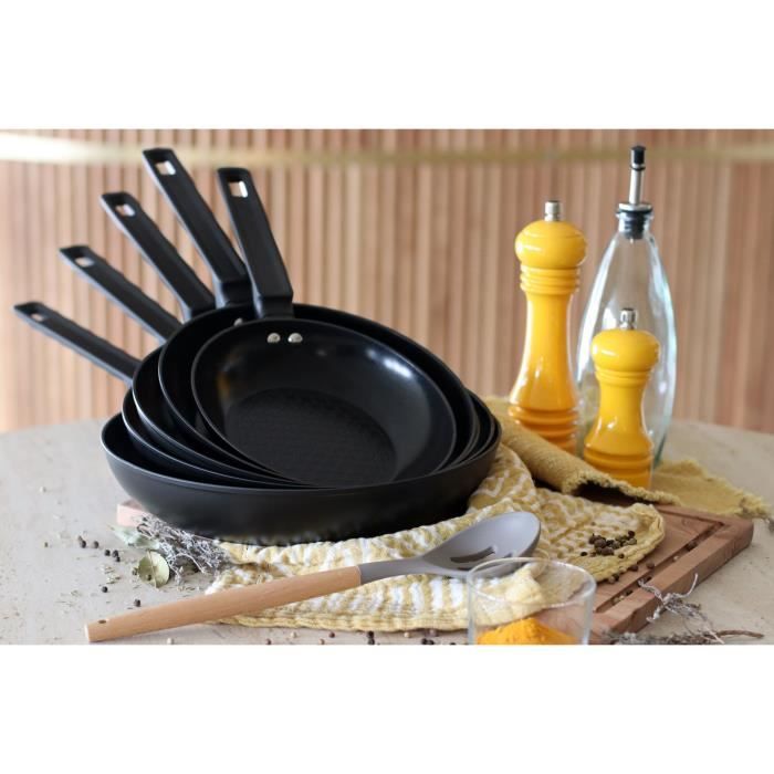 Poele - MENASTYL - 6020635 - En aluminium forgé - 20 cm - Noir - Tous feux dont induction
