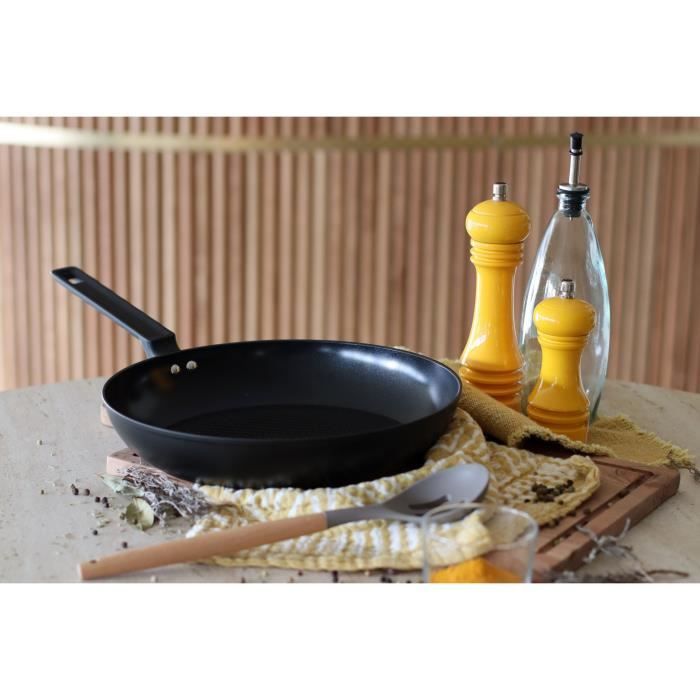 Poele - MENASTYL - 6020639 - En aluminium forgé - 30 cm - Noir - Tous feux dont induction