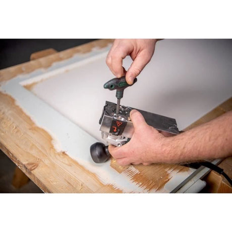 Fraiseuse ŕ bois - METABO - LF 850 S - 4 lames réversibles carbure - Raccord pour aspiration