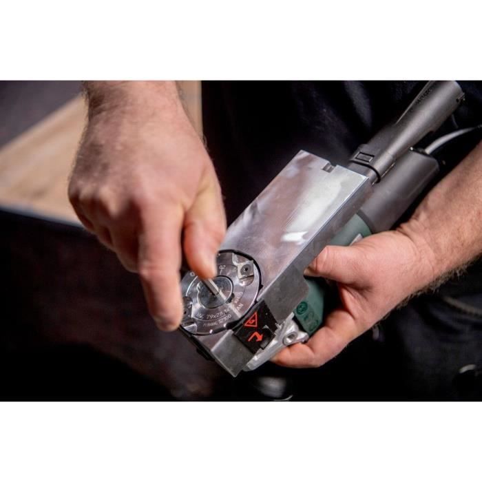 Fraiseuse a bois - METABO - LF 850 S - 4 lames réversibles carbure - Raccord pour aspiration