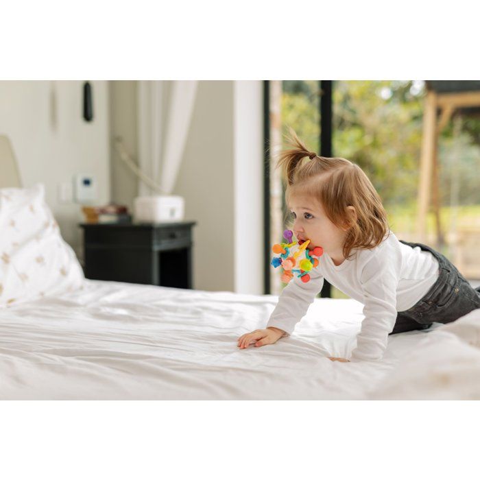 Anneau de dentition - NUBY - Twist ball - Avec hochet - Des 3 mois - Multicolore