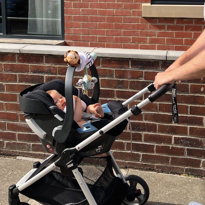 Spirale d'activités - NUBY - Jouet interactif pour poussette - Peut etre attacher sur une poussette ou un siege-auto ou un lit