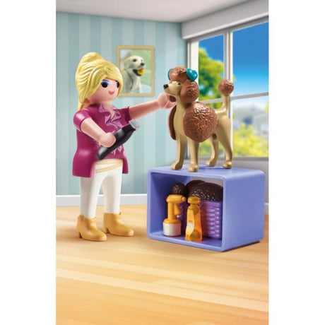 PLAYMOBIL 71747 Toiletteuse avec caniche et accessoires, My Life, 23 pieces, Des 4 ans