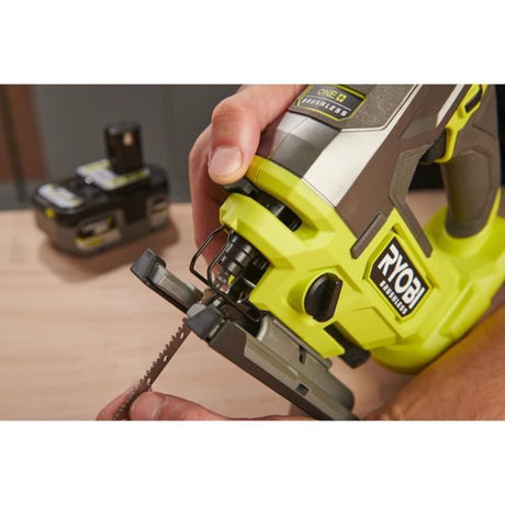 Scie sauteuse - RYOBI - Pendulaire - Brushless - 18V - 800-3 400 cp/min - 135 mm dans le bois - Course de lame 25 mm