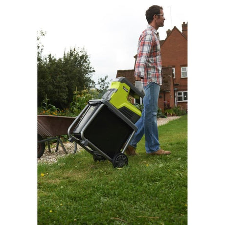 RYOBI - Broyeur de végétaux 3000 W - broyage par cylindre - silencieux - capacité broyage 45 mm - bac collecteur 55 L - RSH3045U