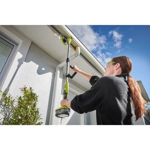 RYOBI - Brosse motorisée télescopique 18V ONE+  - diam. 150 mm - perche 1 m a 1,4 m - IPX7 + 1 brosse moyenne & 1 mousse - R18TPS-0