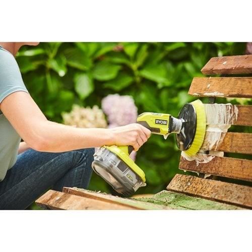 RYOBI - Brosse motorisÈe 18V ONE+ - diam. 150 mm - 210 tr/min - protection batterie IPX7 - LivrÈe avec 1 brosse moyenne - R18CPS-0