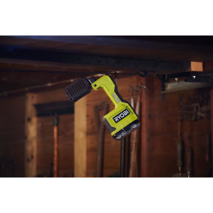 Lampe LED - RYOBI - 18V - pivotable - 1 500 / 700 / 200 Lumens - Ports USB-A et USB-C - Compatible RYOBI LINK et base magnétique