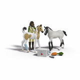 Figurine Soins pour les bébés animaux de Sarah, Schleich 42777 Gamme Horse Club