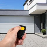 Télécommande 2 canaux - SCS SENTINEL - SimplyControl - Jaune, portée 40m, fréquence 433.92 MHz, pile lithium CR2032 incluse