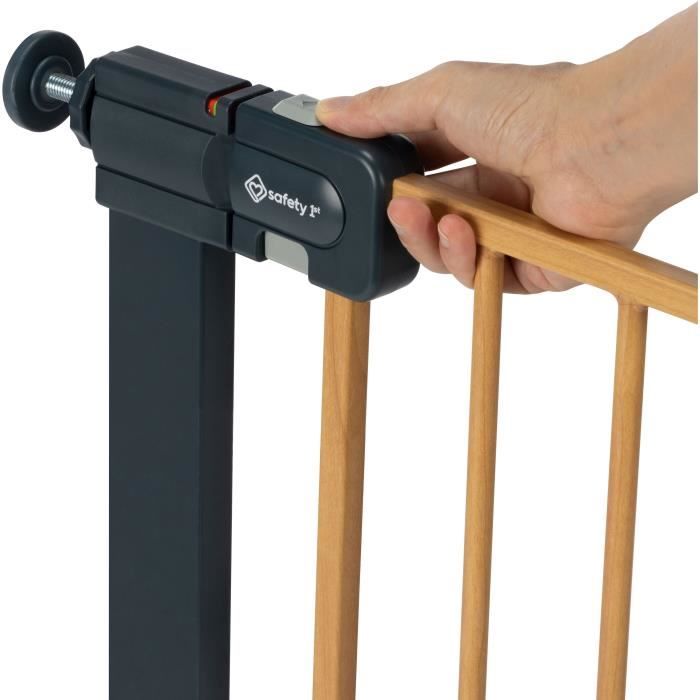 SAFETY 1st Barriere de sécurité enfant Easy Close effet bois, 73-80 cm - pression, sans vis ni perçage - (max. 136 cm)