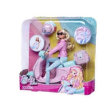 Steffi Love sur son scooter