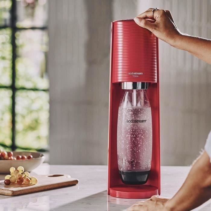 Machine a soda et eau pétillante SODASTREAM - TERRA Rouge - 1 bouteille compatible lave-vaisselle - 1 recharge de gaz 60L