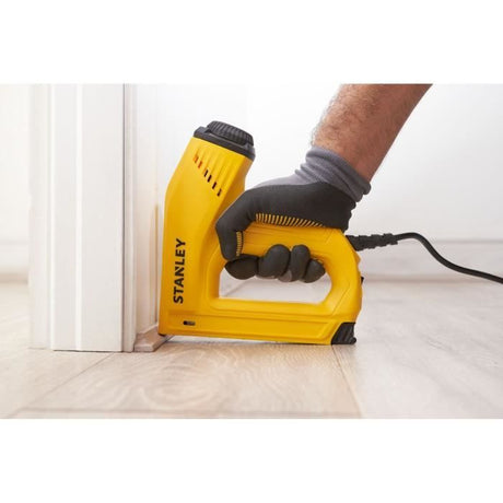 Agrafeuse filaire - STANLEY - 6-TRE550 - câble de 2,5 m - agrafe type G - clous type J - Gamme PRO