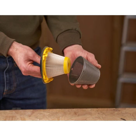 Aspirateur a main sans fil - 18V - STANLEY FATMAX - SFMCVH001B-XJ - sans sac - Sans batterie