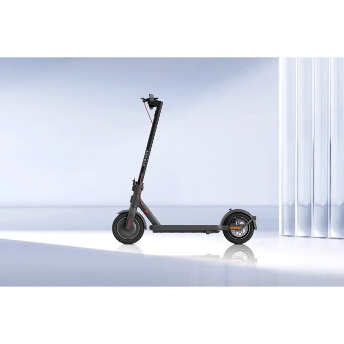 Trottinette Èlectrique - XIAOMI - Electric Scooter 4 - 300W - Pneus 10 - Autonomie 35 km