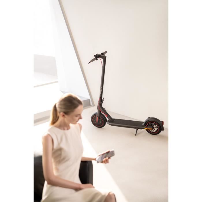 Trottinette Èlectrique XIAOMI Electric Scooter 4 Pro FR 700W 10