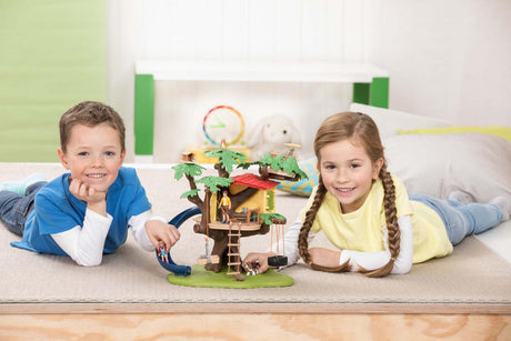 Cabane aventure dans les arbres, coffret de 60 pieces détaillées avec balançoire, 2 figurines d'enfant et figurines d'animaux,
