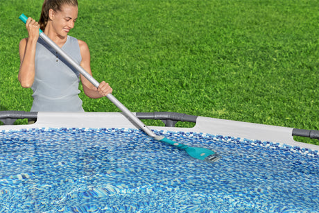 Aspirateur électrique Aquatech™ - BESTWAY - sans fil - pour piscines jusqu'a 3,05m de diametre