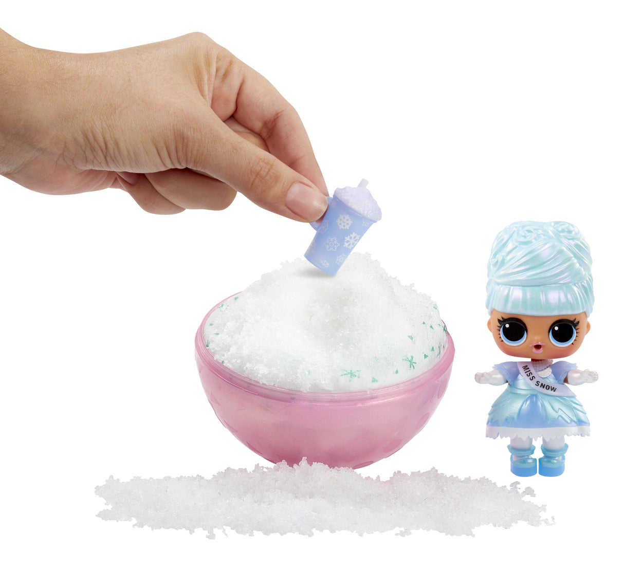 Poupée a collectionner - MGA - Winter Snow Tot - 7,5 cm - Surprise de neige magique - 7 accessoires