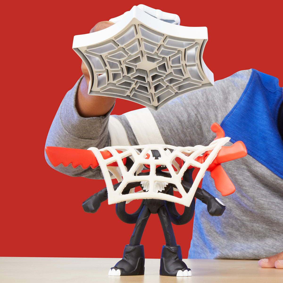 Play-Doh SpiderMan Attaque tranchante, coffret avec 2 figurines flexibles, 7 accessoires et pâte a modeler, des 4 ans, Marvel