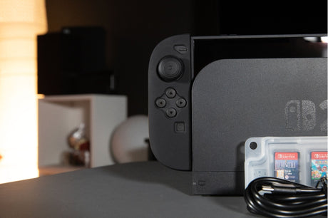 Pack d'accessoires gaming - KONIX - Nintendo Switch 2 - Housse - 4 appuie-pouces - Verre trempé - Boîtier 9 jeux - Écouteurs