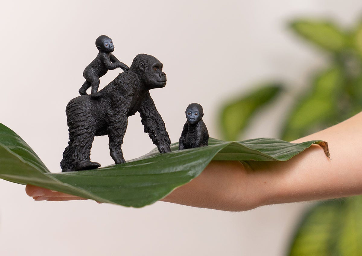 Figurine famille de Gorilles des Plaines, avec 1 maman gorille et ses 2 bébés, pour enfants des 3 ans - Schleich 42601 Wild life