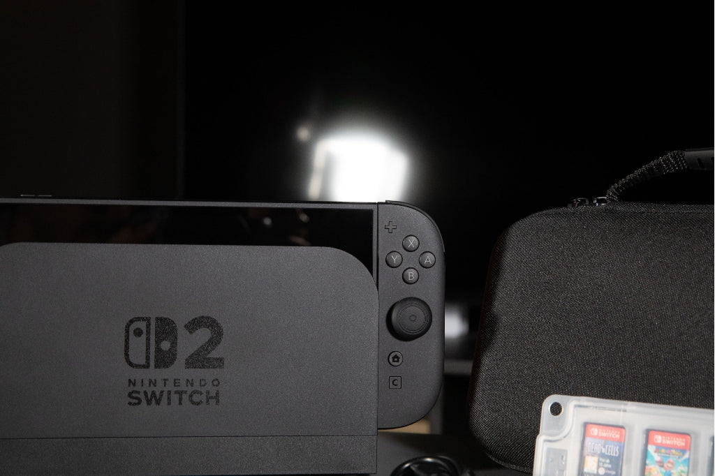 Pack d'accessoires gaming - KONIX - Nintendo Switch 2 - Housse - 4 appuie-pouces - Verre trempé - Boîtier 9 jeux - Écouteurs