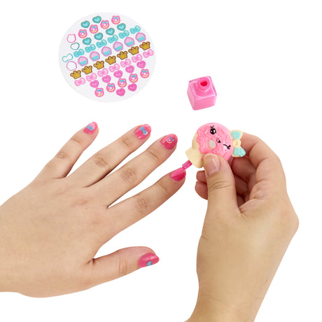 Yummiland Beauty Bag Playset + Lip Gloss Doll - Cupcake Bag - avec Callie Birthday Cake Exclusive, Vernis + Stickers a Ongles, 4 ans