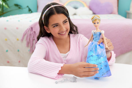 Disney Princess - Poupée Cendrillon et sa Robe Enchantée - Disney Princess - JBF94