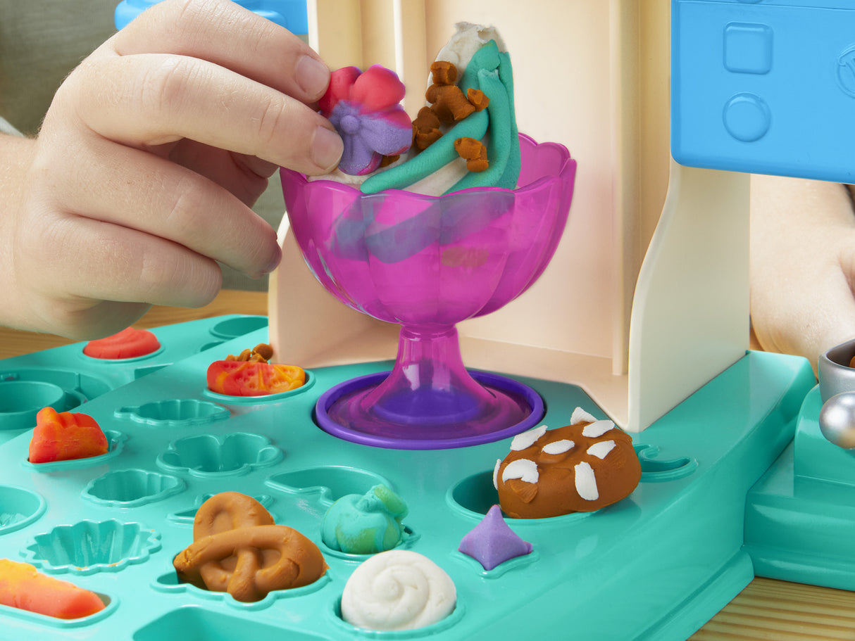 PlayDoh Mes Glaces Arc-en-Ciel, Pâte a modeler, Machine a Creme Glacée factice, 5 pots de 56 g  et accessoires, des 3 ans