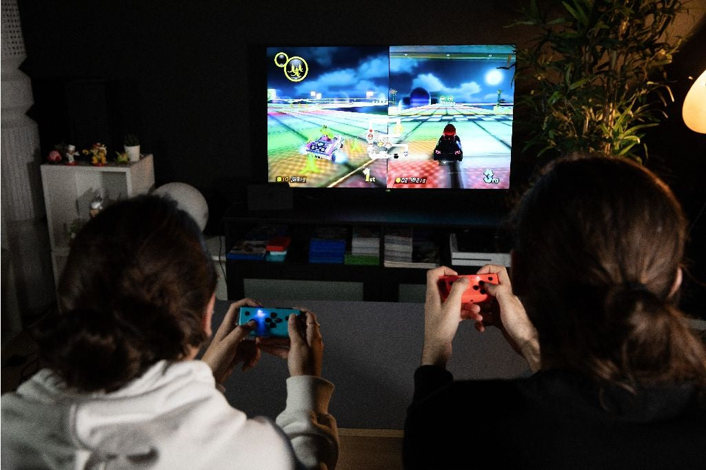 Manettes Joypads - Nintendo Switch et Switch OLED - KONIX - Autonomie 8 h - Fonction vibration - Bleu et rouge