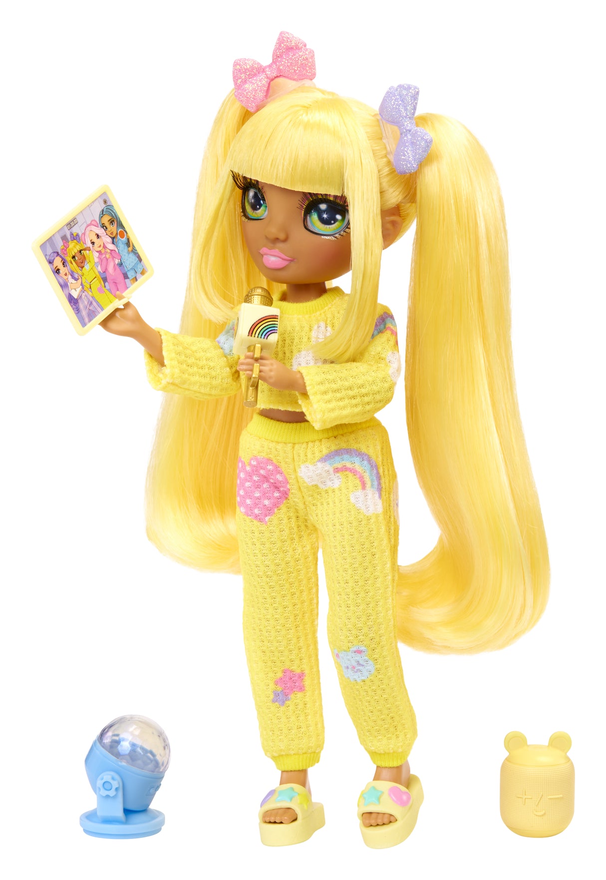 Junior High Pyjama Party - Poupée mannequin articulée 22 cm - Sunny (Jaune) - Nombreux accessoires - a partir de 4 ans