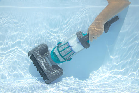 Aspirateur de piscine a main AquaGrip™, temps de marche 90 minutes, pour piscines jusqu'a 6,10m de diametre