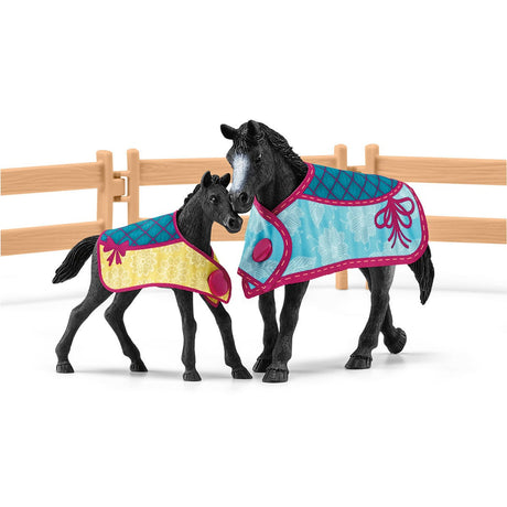 Box pour cheval avec jument et poulain, coffret schleich avec 34 éléments inclus dont 2 chevaux schleich, coffret figurines pour