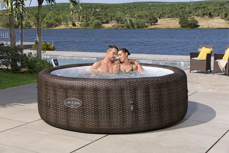 Spa gonflable BESTWAY - Lay-Z-Spa San Fransisco - Hydrojets - 230 x 230 x 71 cm - 5 a 7 places - Carré (couverture, 5 appuie-tete)