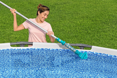 Aspirateur électrique rechargeable Aquasurge™- BESTWAY - Sans fil - Pour piscines jusqu'a 6,10m de diametre