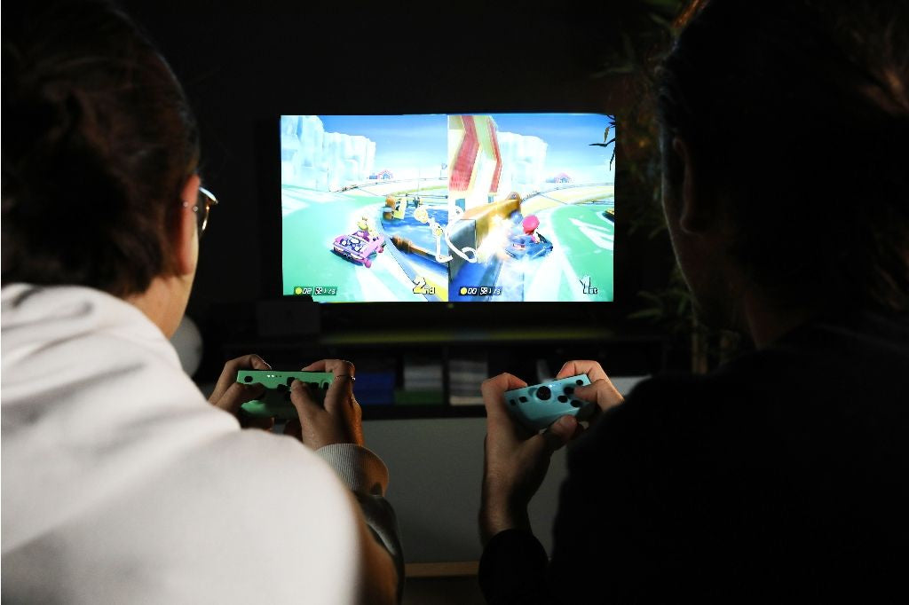 Manettes Joypads - Nintendo Switch et Switch OLED - KONIX - Autonomie 8 h - Fonction vibration - Vert et bleu
