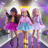 Poupée Mannequin - COROLLE - Valentine Fashion Week Paris - 28 cm - 4 accessoires - Senteur vanille - Des 4 ans