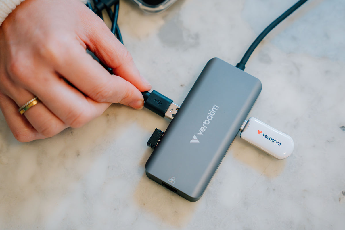 Station d'accueil portable USB-C 3.2 Verbatim Essentials (Gris)