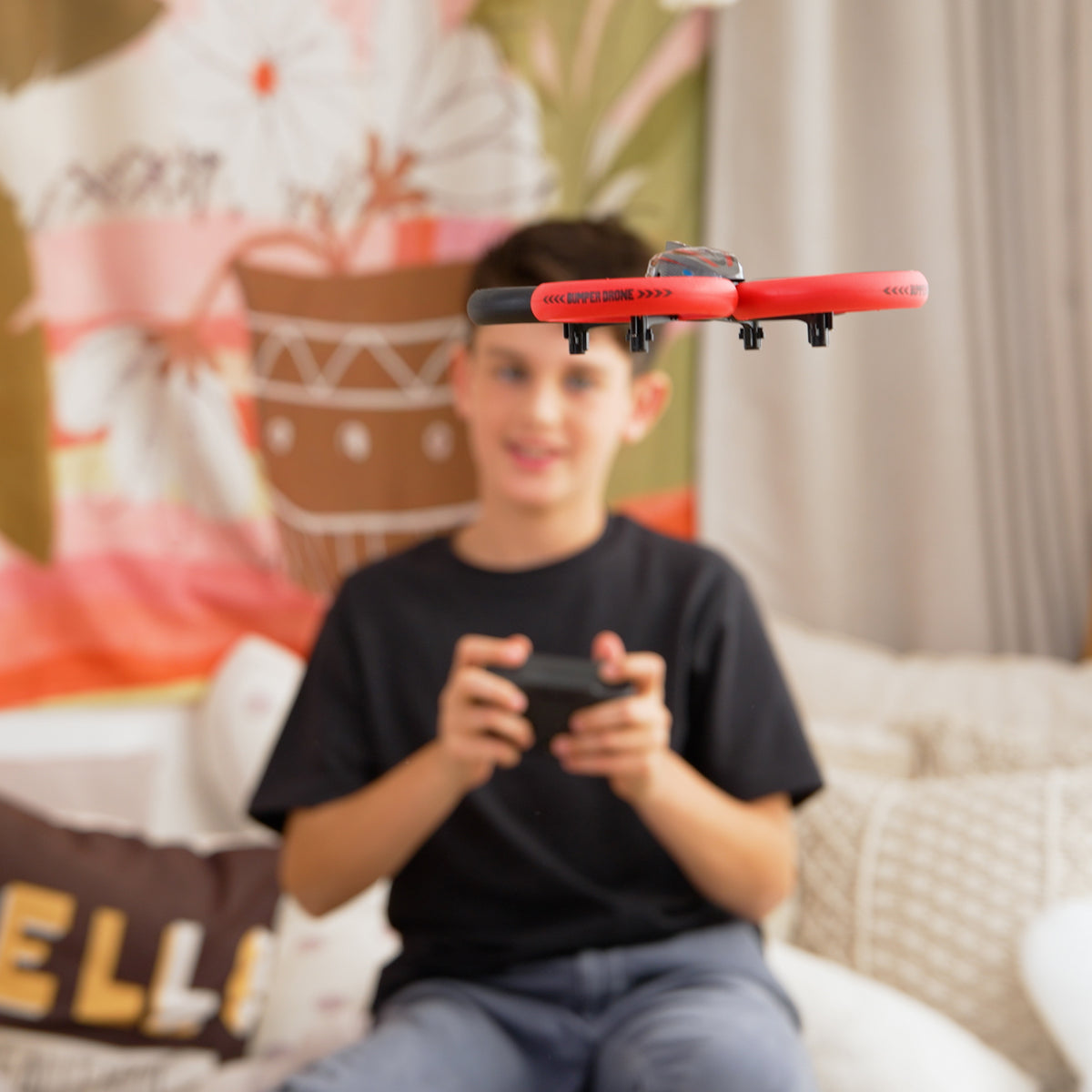 Drone Télécommandé - FLYBOTIC - Bumper Drone Lit - 17 cm - rouge et noir - des 8 ans