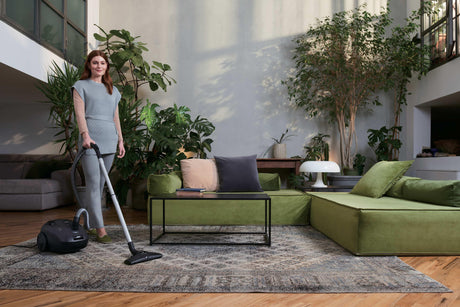 HOOVER HE1 - Aspirateur Traineau avec sac Compact et Puissant - Grande Capacité 2,5L- Haute-performance sur Sols Durs et Moquettes